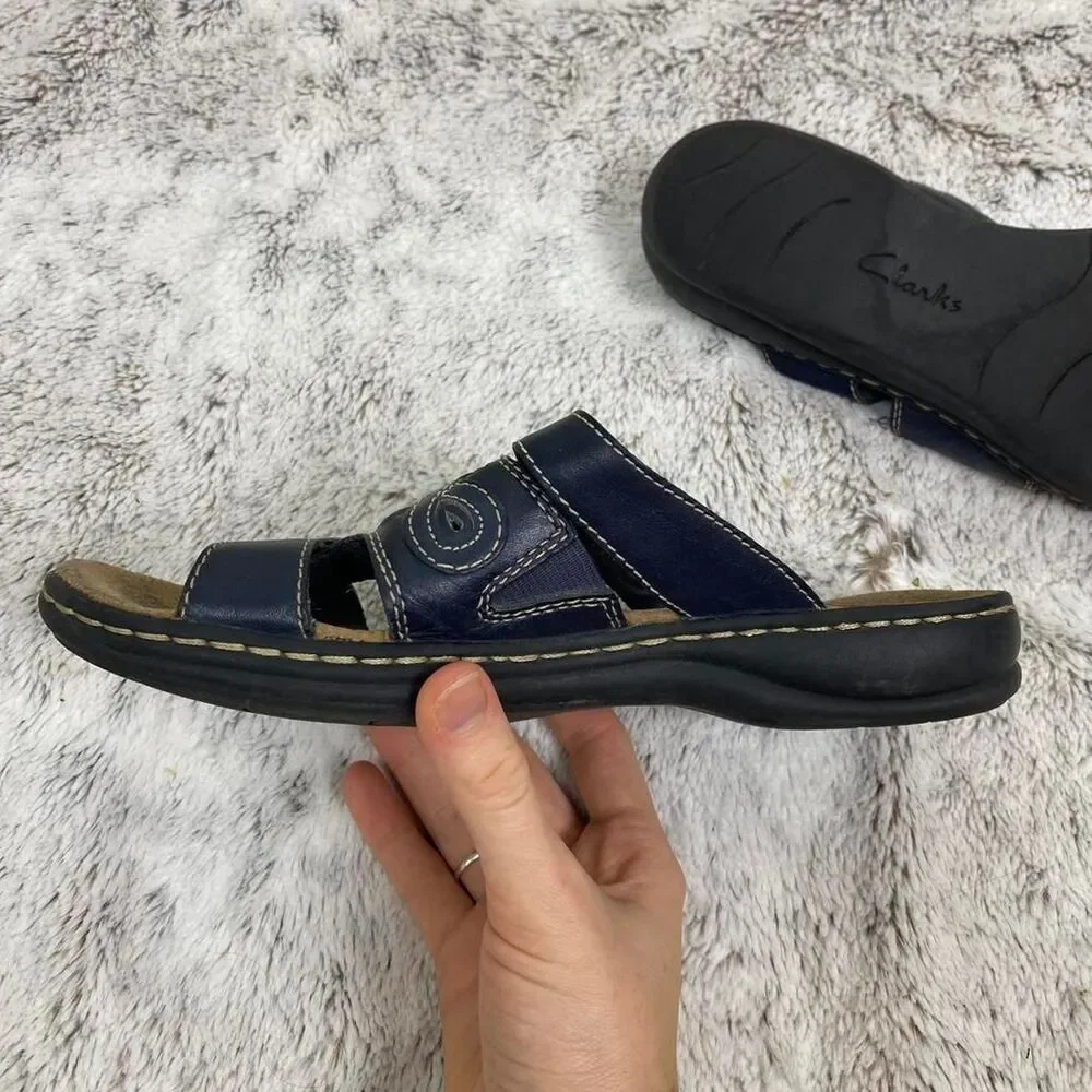 Clarks Leisa cacti navy blue leather sandals white stitching floral boho fairy